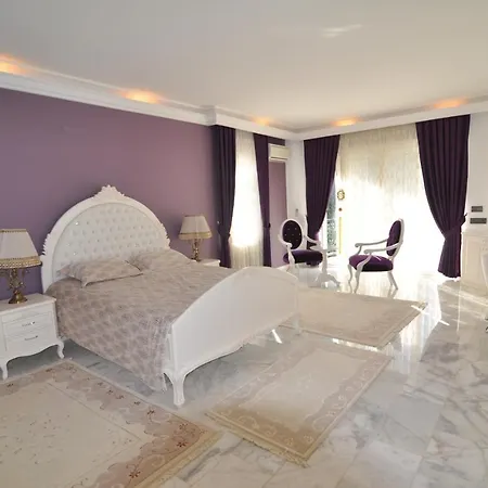 Luxury Dimcayinda *