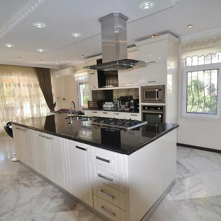 Luxury Dimcayinda *